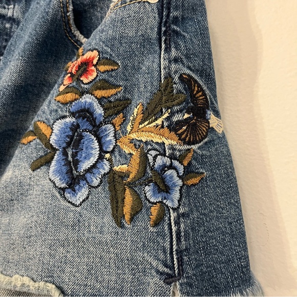 Abercrombie & Fitch Embroidered Cutoff Jean Shorts Button Fly Women’s Size 28 - Picture 9 of 10